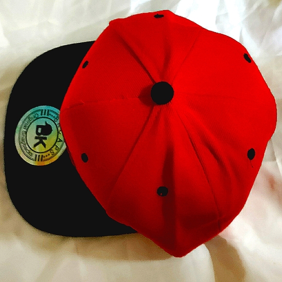 New STRANGER THINGS Baseball Cap! 2-Toned Rd/Blk. Embroidery. Adjustable. Unisex - Picture 5 of 7